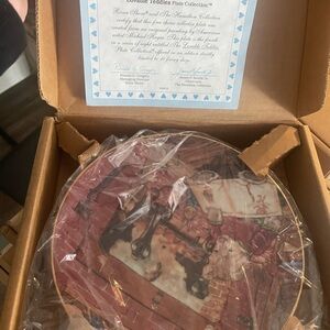 Decorative Plate with Santa Claus Design